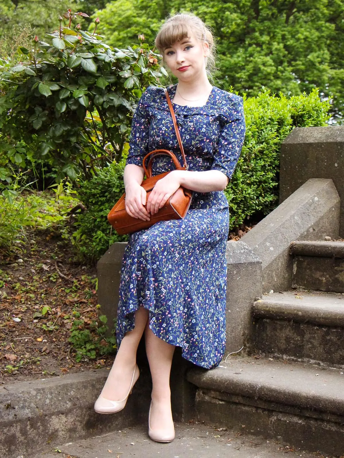 1940s Vintage Floral Tribute Tea Dress in Navy Blue