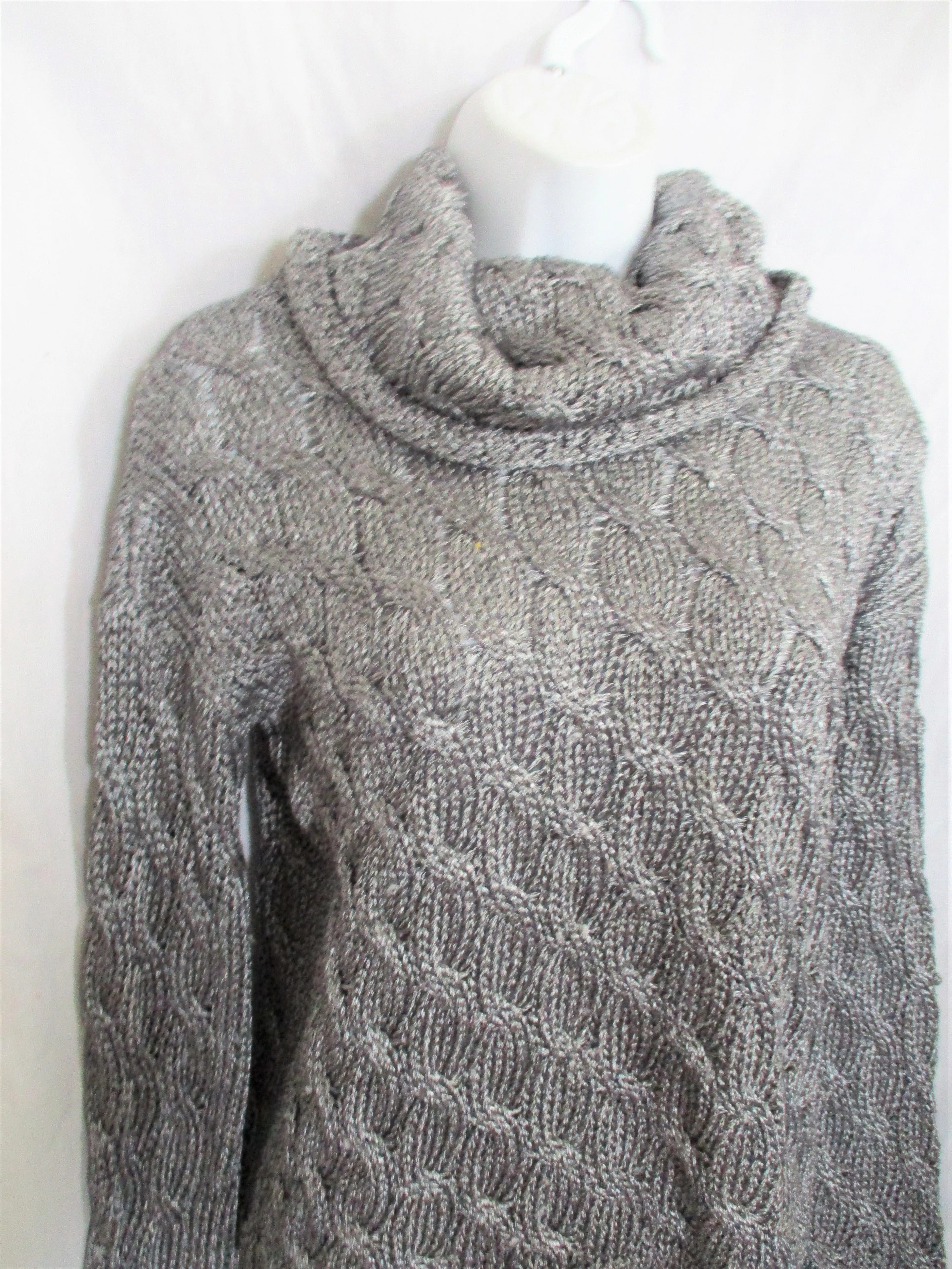 ALICE   OLIVIA SCOOP Knit TURTLENECK Sweater Top Pullover METALLIC SILVER S/P