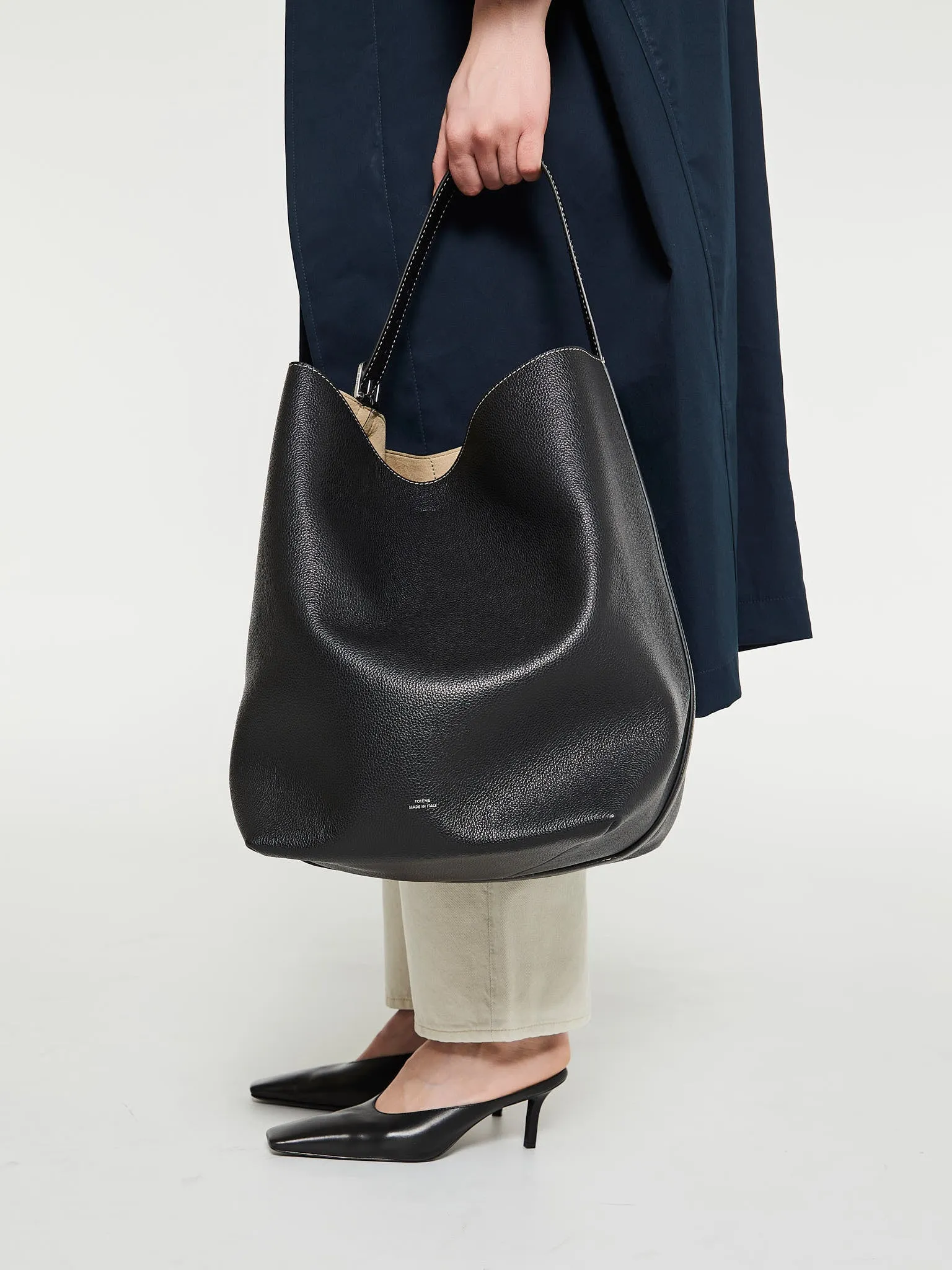 Belted Tote Bag in Black grain