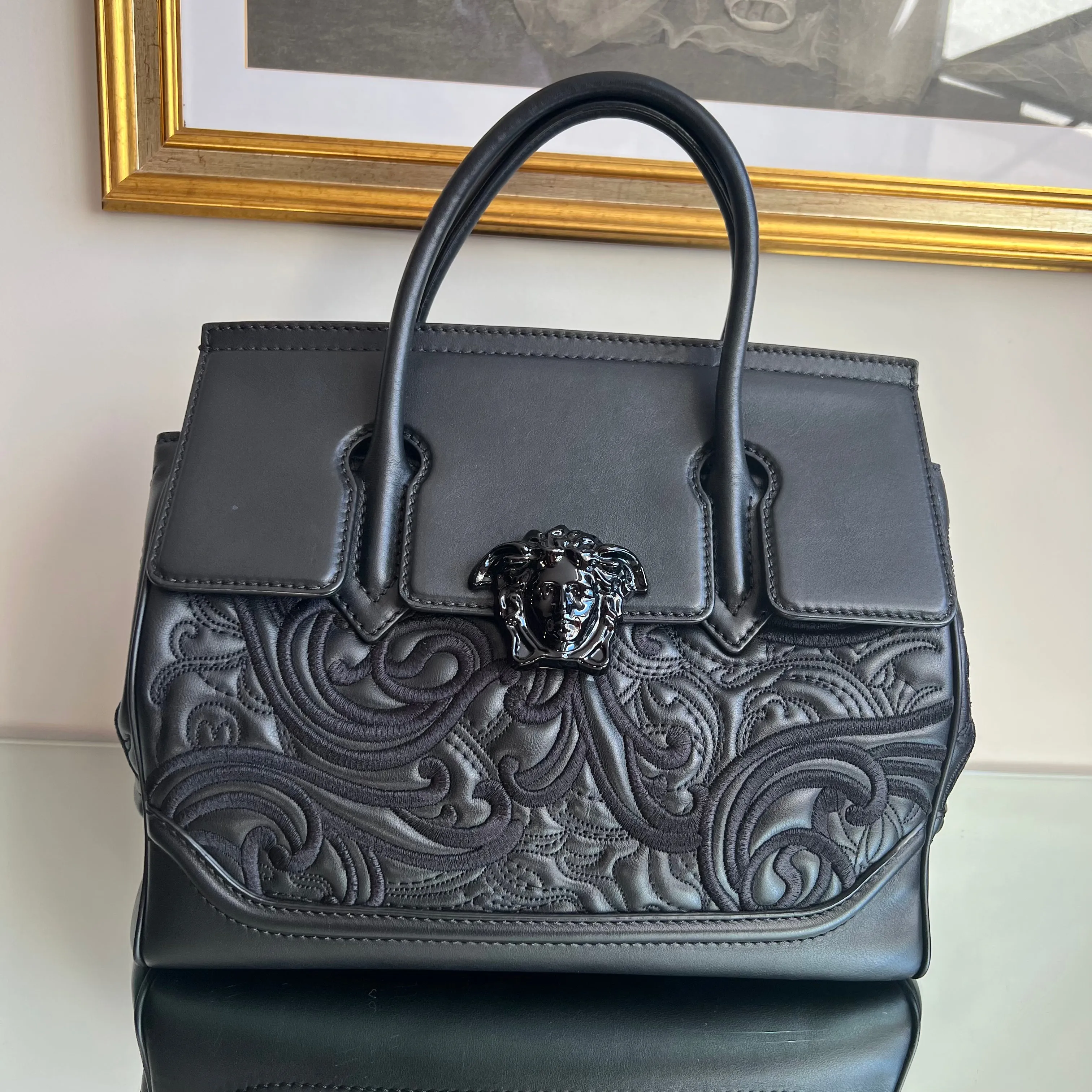 Bolsa Versace Palazzo Empire  Preta