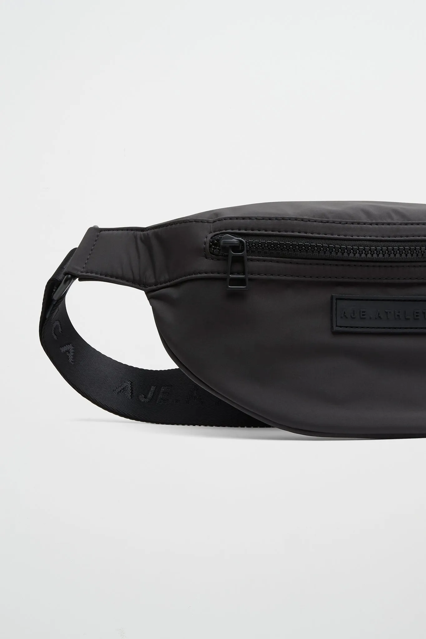 Essential Spray Belt Bag 949