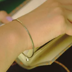 Minimalist bangle