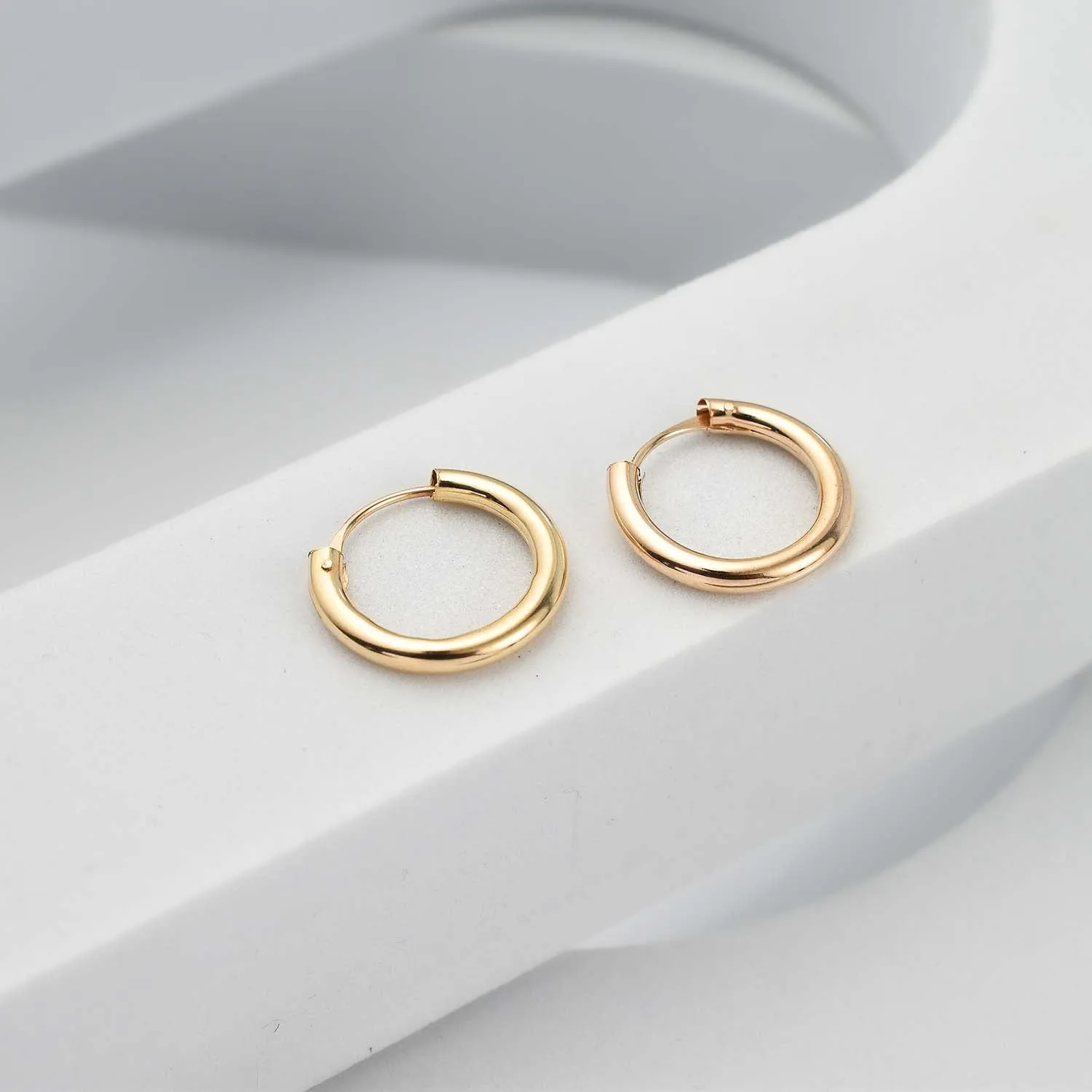 Molto Mini Hoops in 9K Gold