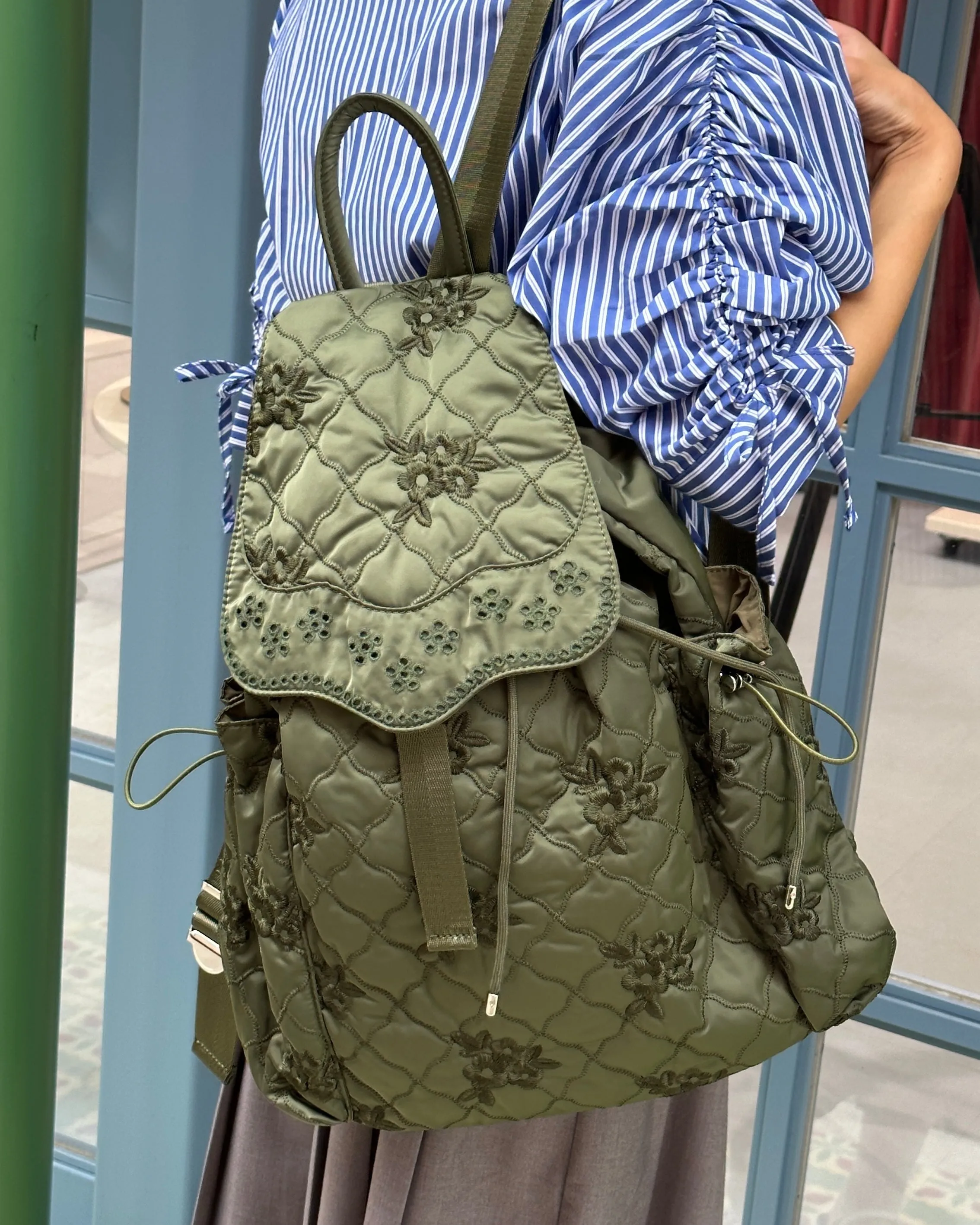 pointe backpack (khaki)